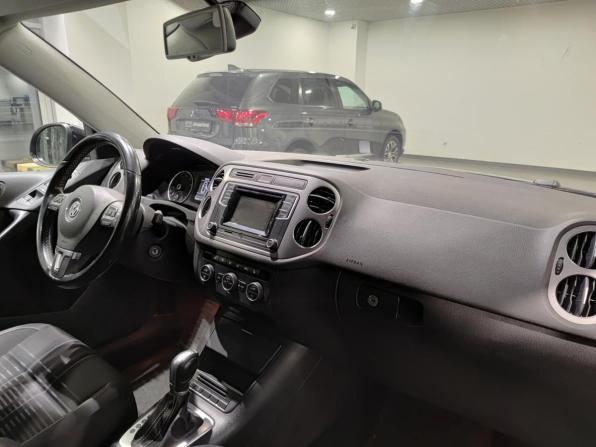 Volkswagen Tiguan I Рестайлинг с пробегом 2016 года, цена 1 296 000 рублей, 183634 км, внедорожник, Автокод Объявления
