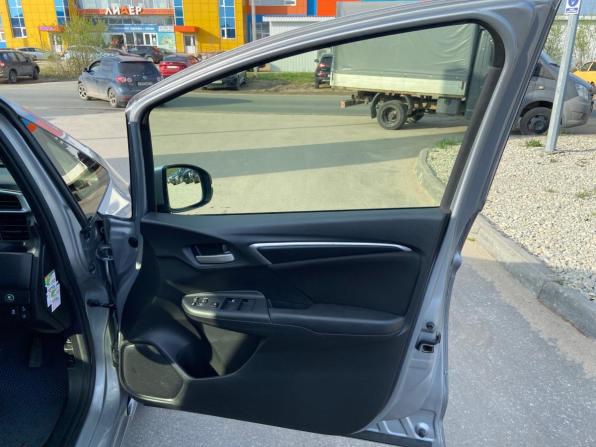 Honda Fit III Рестайлинг с пробегом 2019 года, цена 1 450 000 рублей, 76285 км, хэтчбек, Автокод Объявления