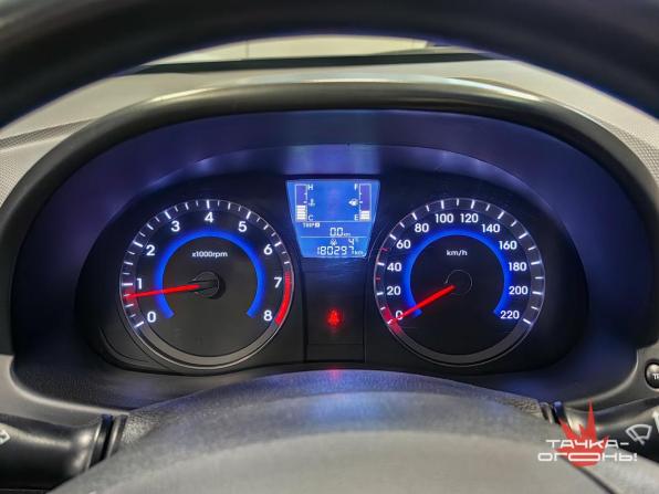 Hyundai Solaris I Рестайлинг с пробегом 2014 года, цена 775 000 рублей, 180000 км, хэтчбек, Автокод Объявления