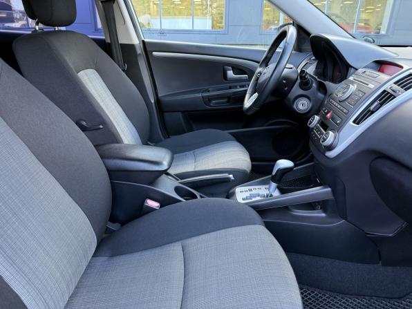 Kia Ceed I Рестайлинг с пробегом 2011 года, цена 679 000 рублей, 282492 км, универсал, Автокод Объявления