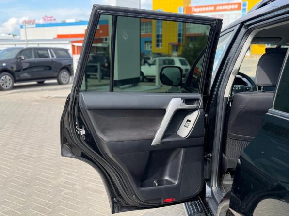 Toyota Land Cruiser Prado 150 Series Рестайлинг 2 с пробегом 2018 года, цена 4 100 000 рублей, 241379 км, внедорожник, Автокод Объявления