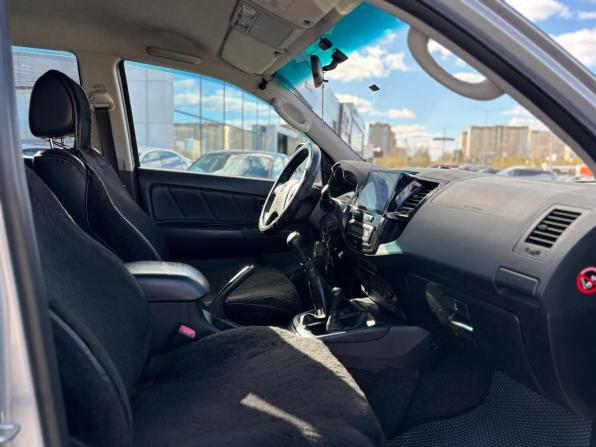 Toyota Hilux VII Рестайлинг с пробегом 2014 года, цена 2 600 000 рублей, 251639 км, пикап, Автокод Объявления
