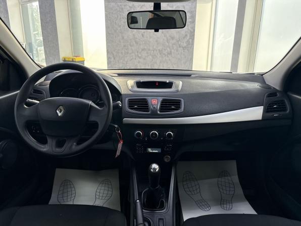 Renault Fluence I Рестайлинг с пробегом 2014 года, цена 935 000 рублей, 61086 км, седан, Автокод Объявления