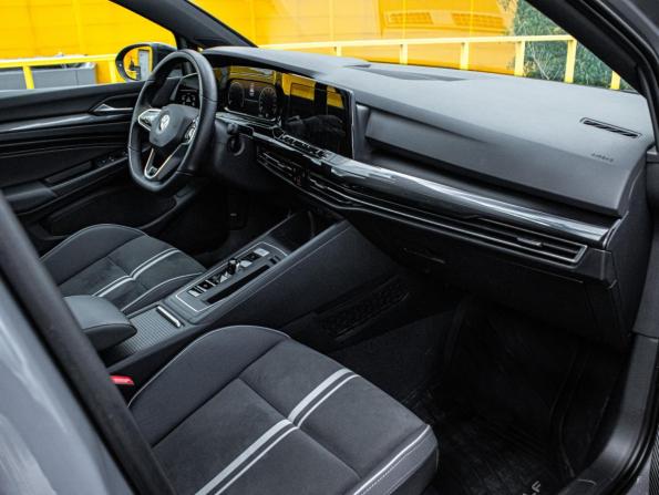 Volkswagen Golf VIII с пробегом 2021 года, цена 2 799 000 рублей, 53000 км, хэтчбек, Автокод Объявления