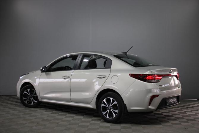 Kia Rio IV с пробегом 2018 года, цена 1 399 000 рублей, 76470 км, седан, Автокод Объявления