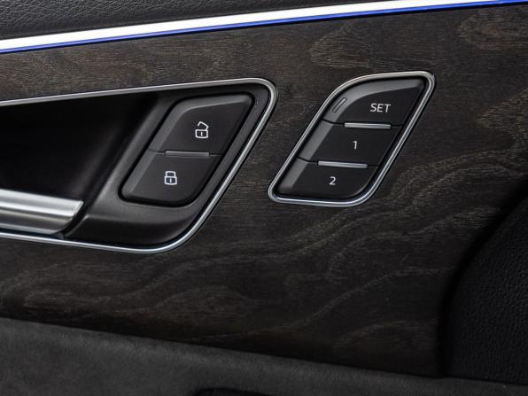 Audi Q8 I (4M) с пробегом 2019 года, цена 6 300 000 рублей, 97860 км, внедорожник, Автокод Объявления