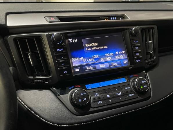 Toyota RAV4 IV (XA40) Рестайлинг с пробегом 2017 года, цена 2 240 000 рублей, 139600 км, внедорожник, Автокод Объявления