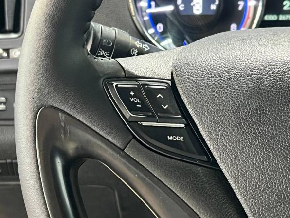 Hyundai Sonata VI (YF) с пробегом 2011 года, цена 875 000 рублей, 267000 км, седан, Автокод Объявления