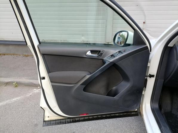 Volkswagen Tiguan I Рестайлинг с пробегом 2012 года, цена 1 329 000 рублей, 133676 км, внедорожник, Автокод Объявления