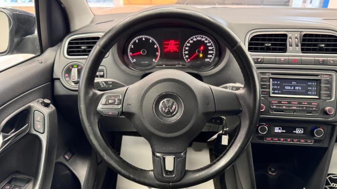 Volkswagen Polo V с пробегом 2014 года, цена 710 000 рублей, 180101 км, седан, Автокод Объявления