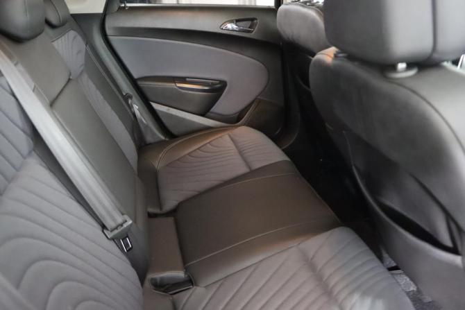 Opel Astra J Рестайлинг с пробегом 2014 года, цена 869 990 рублей, 169882 км, хэтчбек, Автокод Объявления
