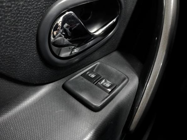 Renault Sandero II Рестайлинг с пробегом 2019 года, цена 1 195 000 рублей, 84919 км, хэтчбек, Автокод Объявления