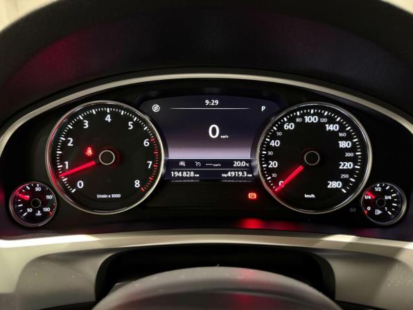 Volkswagen Touareg II Рестайлинг с пробегом 2015 года, цена 2 643 377 рублей, 194828 км, внедорожник, Автокод Объявления