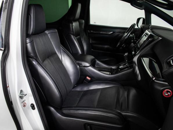 Toyota Alphard III Рестайлинг с пробегом 2019 года, цена 5 250 000 рублей, 153612 км, минивэн, Автокод Объявления