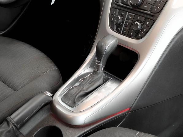 Opel Astra J с пробегом 2011 года, цена 573 000 рублей, 163235 км, хэтчбек, Автокод Объявления