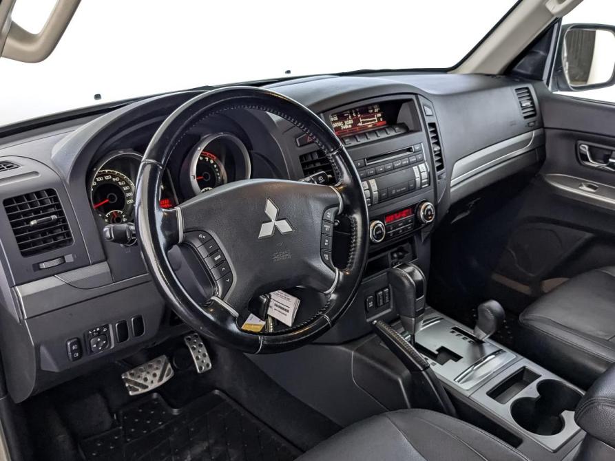 Mitsubishi Pajero IV Рестайлинг 1 Москва  - изображение 15