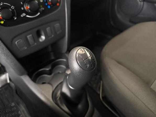 Renault Logan II Рестайлинг с пробегом 2018 года, цена 913 000 рублей, 25980 км, седан, Автокод Объявления