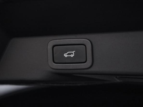 Land Rover Range Rover Sport II Рестайлинг с пробегом 2018 года, цена 4 599 000 рублей, 130125 км, внедорожник, Автокод Объявления