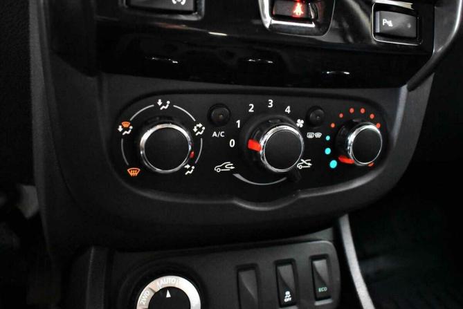 Renault Duster I Рестайлинг с пробегом 2017 года, цена 1 300 000 рублей, 104673 км, внедорожник, Автокод Объявления