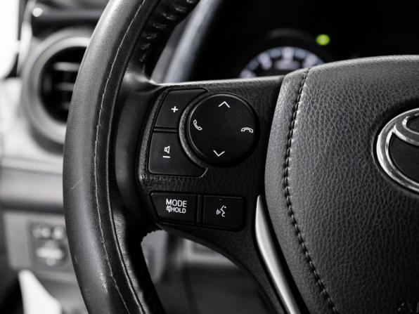 Toyota RAV4 IV (XA40) Рестайлинг с пробегом 2017 года, цена 2 670 000 рублей, 87500 км, внедорожник, Автокод Объявления