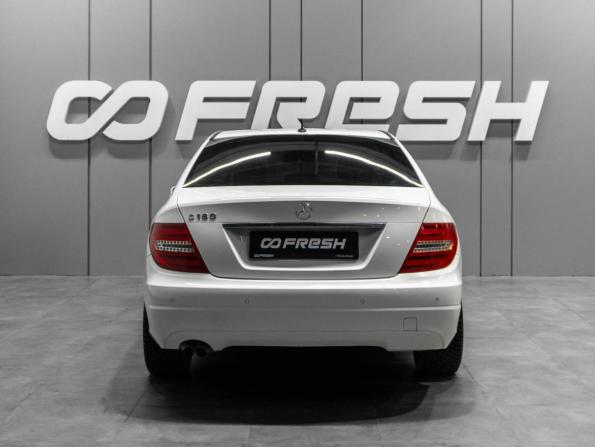Mercedes-Benz C-Класс III (W204) Рестайлинг с пробегом 2012 года, цена 1 549 000 рублей, 236963 км, седан, Автокод Объявления
