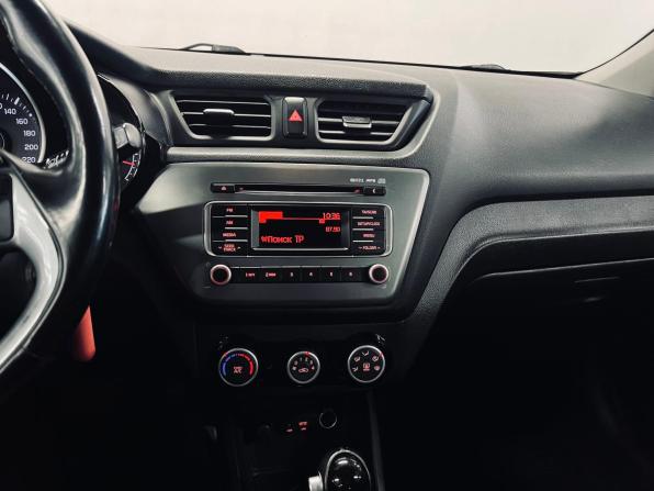 Kia Rio III Рестайлинг с пробегом 2017 года, цена 710 000 рублей, 262000 км, хэтчбек, Автокод Объявления