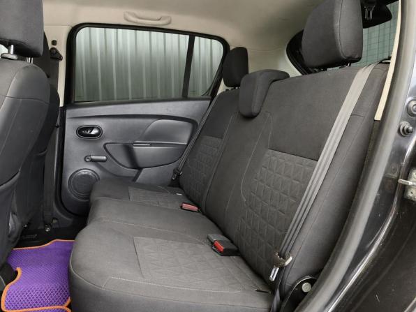 Renault Sandero II с пробегом 2015 года, цена 877 000 рублей, 118000 км, хэтчбек, Автокод Объявления