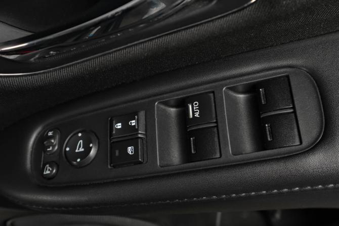 Honda Vezel I с пробегом 2014 года, цена 1 499 000 рублей, 117759 км, внедорожник, Автокод Объявления