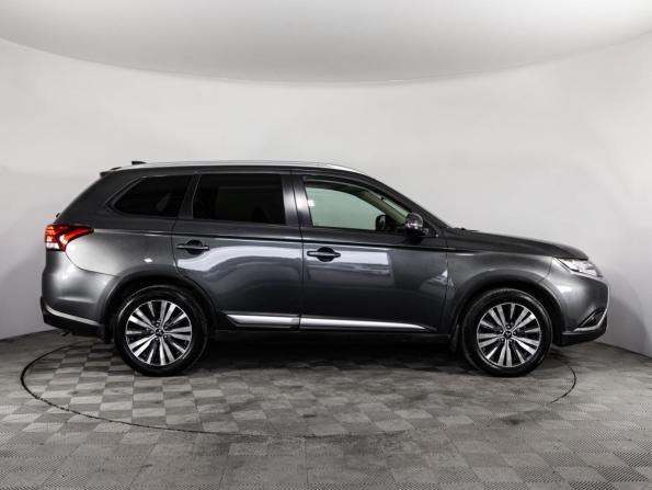Mitsubishi Outlander III Рестайлинг 3 с пробегом 2021 года, цена 2 649 000 рублей, 35543 км, внедорожник, Автокод Объявления