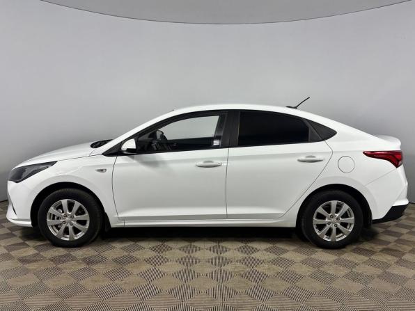 Hyundai Solaris II Рестайлинг с пробегом 2021 года, цена 1 310 000 рублей, 100049 км, седан, Автокод Объявления