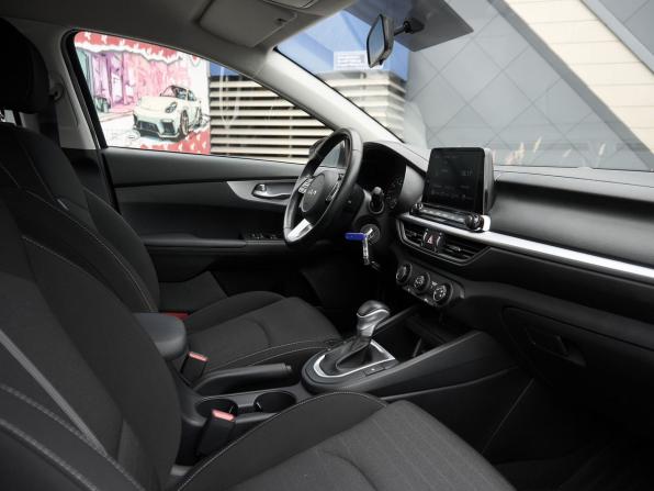 Kia Cerato IV Рестайлинг с пробегом 2021 года, цена 2 080 100 рублей, 34119 км, седан, Автокод Объявления