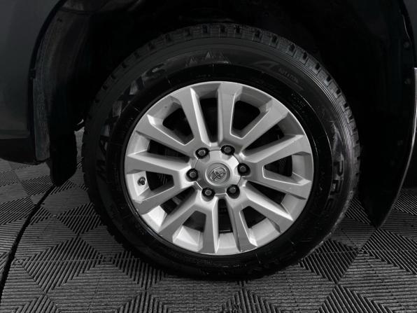 Toyota Land Cruiser Prado 150 Series Рестайлинг 1 с пробегом 2014 года, цена 2 735 000 рублей, 193000 км, внедорожник, Автокод Объявления
