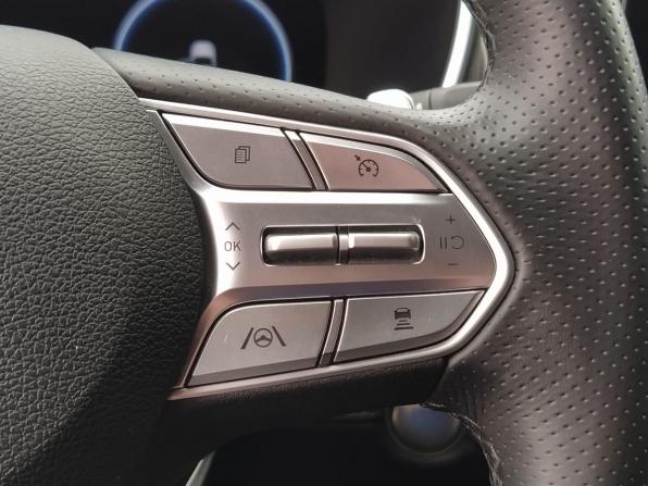 Hyundai Santa Fe IV Рестайлинг с пробегом 2021 года, цена 4 200 000 рублей, 65492 км, внедорожник, Автокод Объявления
