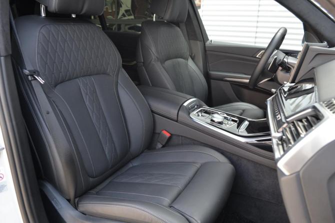 BMW X7 I (G07) Рестайлинг с пробегом 2023 года, цена 13 300 000 рублей, 3455 км, внедорожник, Автокод Объявления