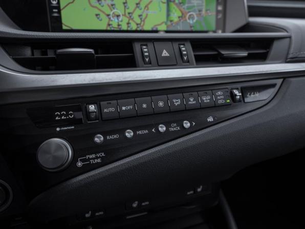 Lexus ES VII с пробегом 2020 года, цена 3 785 000 рублей, 98246 км, седан, Автокод Объявления