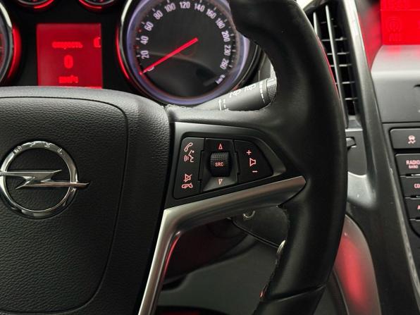 Opel Astra J Рестайлинг с пробегом 2013 года, цена 849 000 рублей, 141386 км, хэтчбек, Автокод Объявления