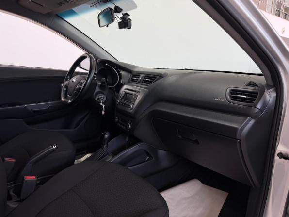 Kia Rio III Рестайлинг с пробегом 2016 года, цена 1 100 000 рублей, 105762 км, седан, Автокод Объявления