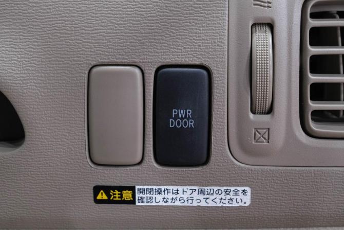 Toyota Raum II с пробегом 2010 года, цена 859 000 рублей, 191000 км, компактвэн, Автокод Объявления