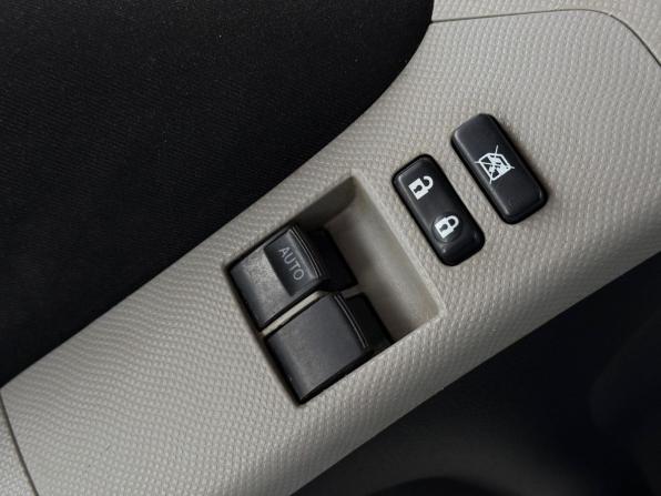 Toyota Yaris II с пробегом 2009 года, цена 640 000 рублей, 217025 км, хэтчбек, Автокод Объявления