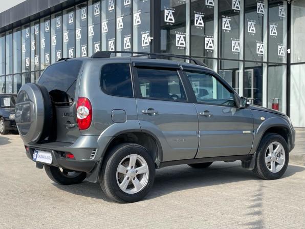 Chevrolet Niva I Рестайлинг с пробегом 2017 года, цена 884 000 рублей, 52000 км, внедорожник, Автокод Объявления