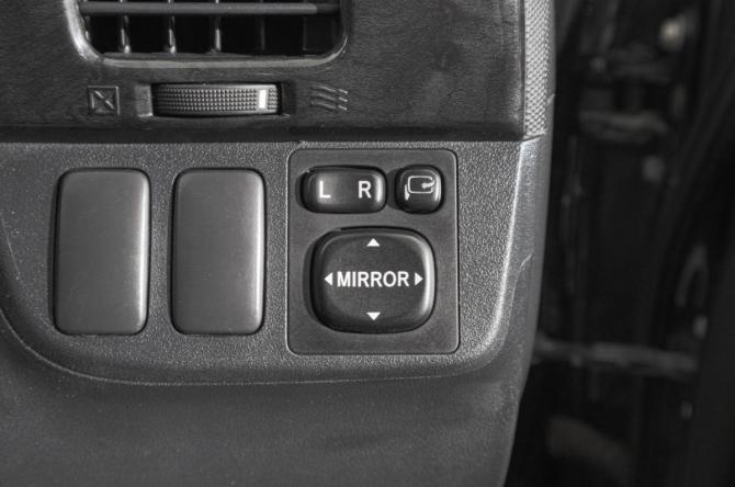 Toyota Wish I Рестайлинг с пробегом 2008 года, цена 899 000 рублей, 160000 км, компактвэн, Автокод Объявления