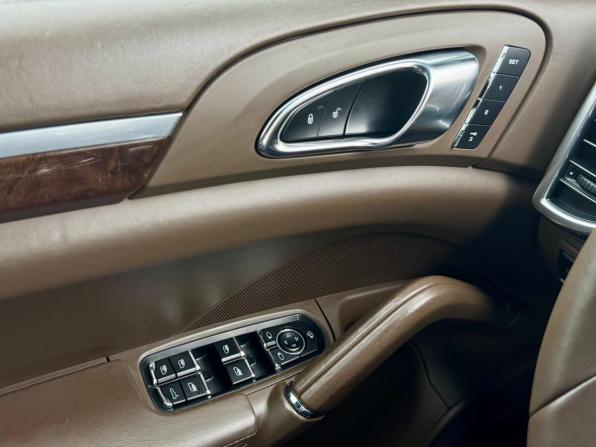 Porsche Cayenne II (958) с пробегом 2012 года, цена 2 100 000 рублей, 233500 км, внедорожник, Автокод Объявления