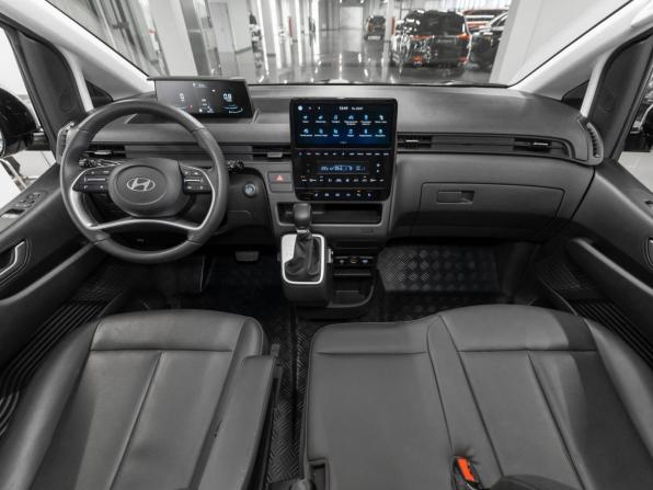Hyundai Staria I с пробегом 2024 года, цена 5 300 000 рублей, 18315 км, минивэн, Автокод Объявления