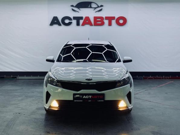 Kia Rio IV Рестайлинг с пробегом 2021 года, цена 1 590 000 рублей, 87812 км, седан, Автокод Объявления