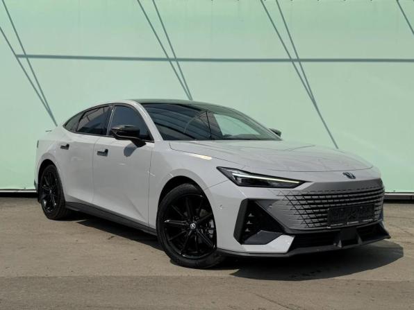 Changan UNI-V I с пробегом 2023 года, цена 1 975 000 рублей, 67000 км, лифтбек, Автокод Объявления
