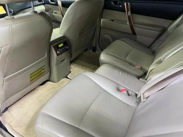 Toyota Highlander II (XU40) Рестайлинг с пробегом 2013 года, цена 2 091 429 рублей, 278576 км, внедорожник, Автокод Объявления