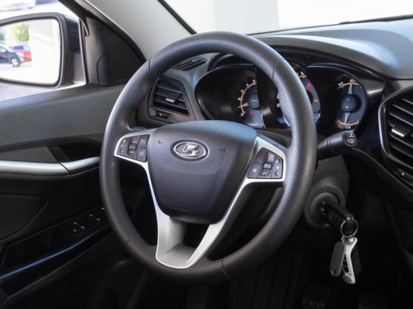 Lada (ВАЗ) Vesta I с пробегом 2021 года, цена 1 260 000 рублей, 55077 км, седан, Автокод Объявления