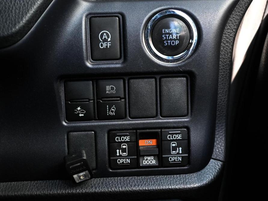Toyota Voxy III (R80) Новороссийск  - изображение 19