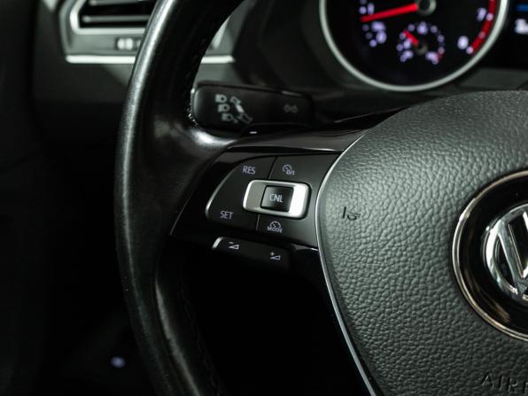 Volkswagen Tiguan II с пробегом 2017 года, цена 2 599 900 рублей, 48297 км, внедорожник, Автокод Объявления
