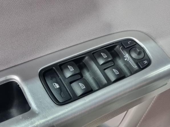 Volvo S40 II Рестайлинг с пробегом 2011 года, цена 734 000 рублей, 215009 км, седан, Автокод Объявления